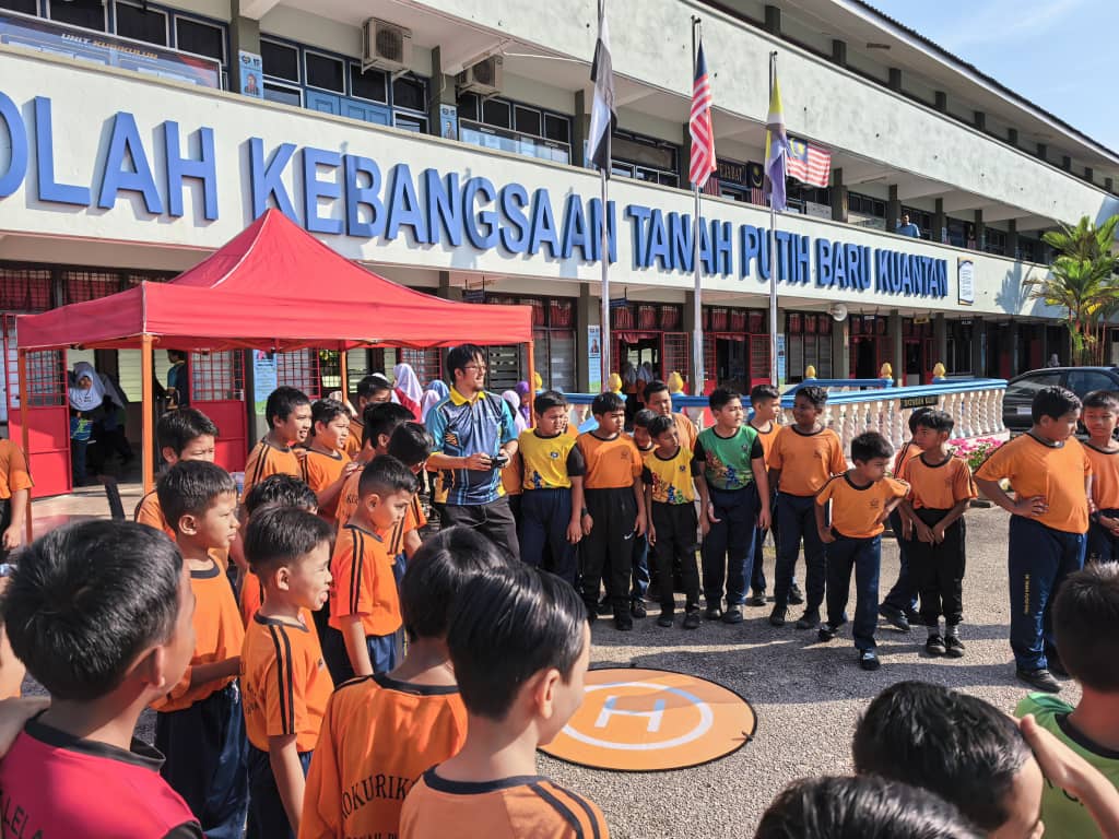 Murid SK Tanah Putih Baru Teruja Terokai Inovasi STEM Bersama FTKEE UMPSA 